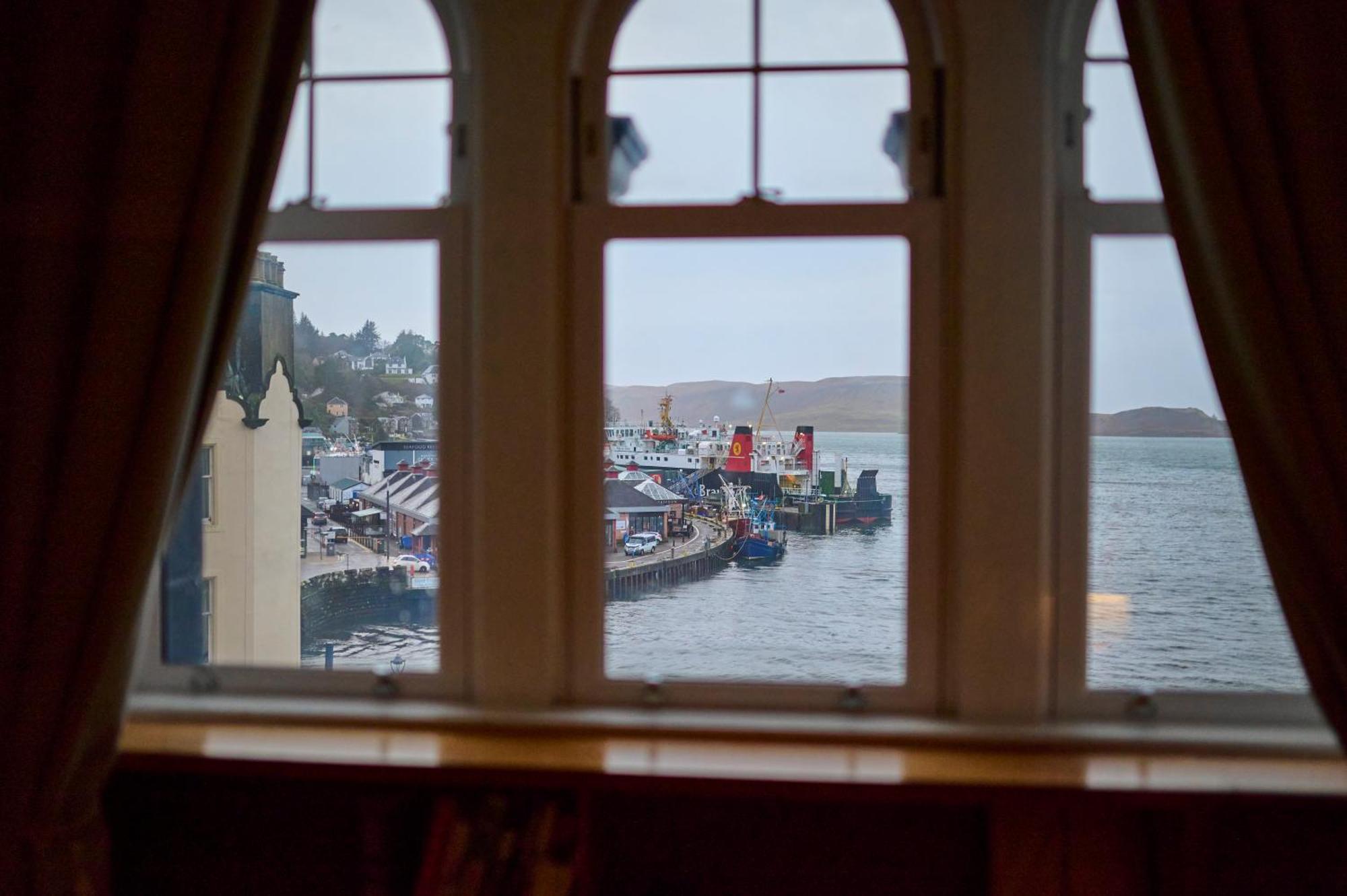 Panoramic Sea Views - Stunning 3bd & Balcony *