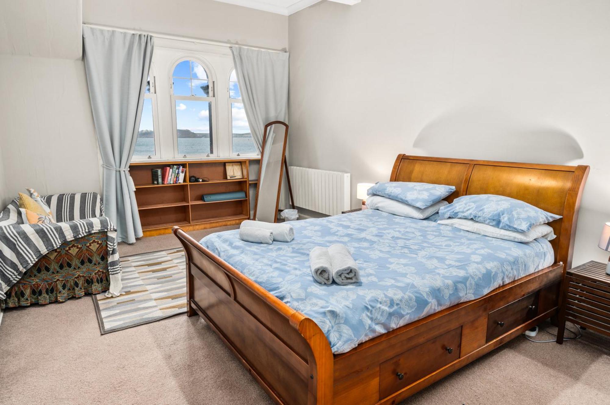 Panoramic Sea Views - Stunning 3bd & Balcony Апартаменты *